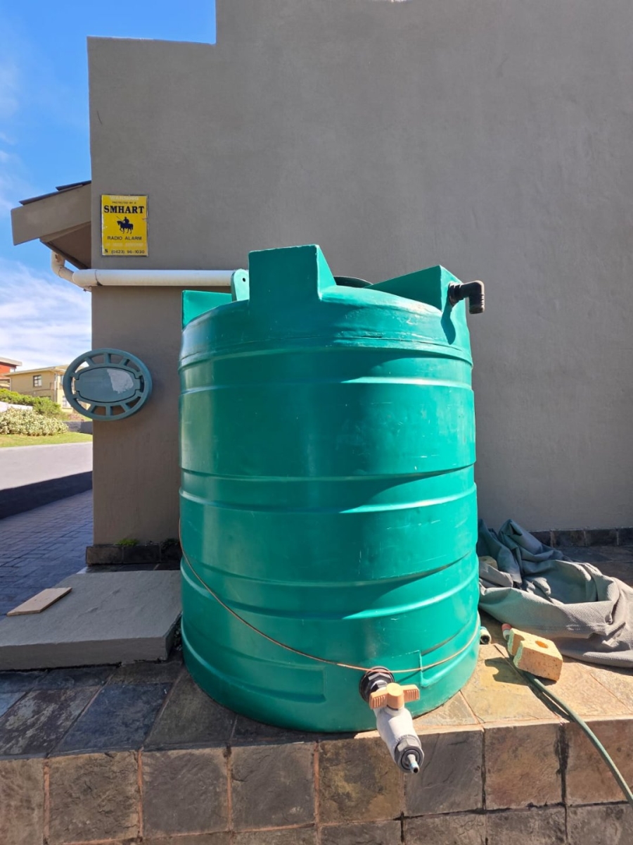 4 Bedroom Property for Sale in Wavecrest Eastern Cape